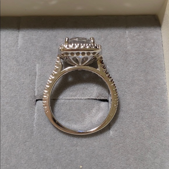 Sterling Silver CZ Ring - Picture 3 of 6